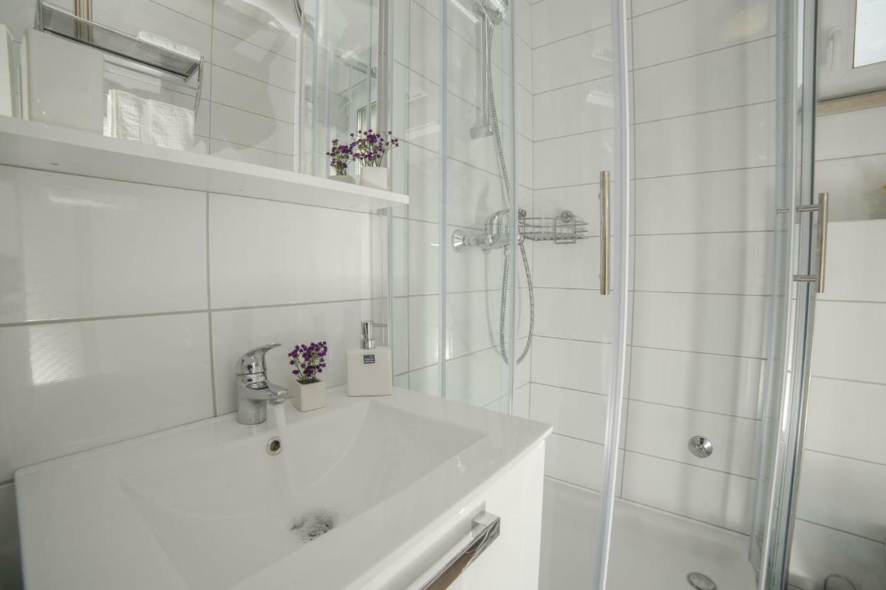 Amazing Luxury 4Star Apartment Laura Supetar Eksteriør billede