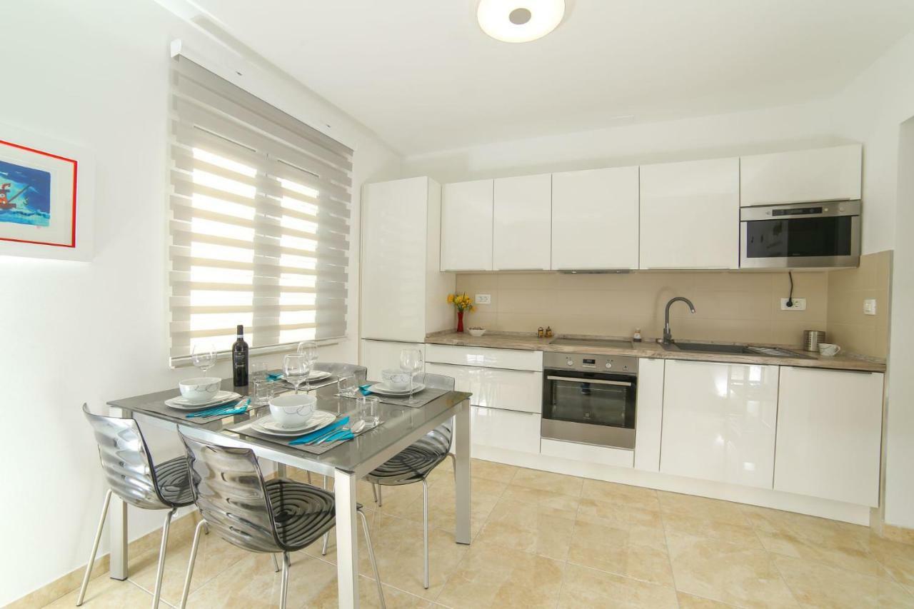 Amazing Luxury 4Star Apartment Laura Supetar Eksteriør billede