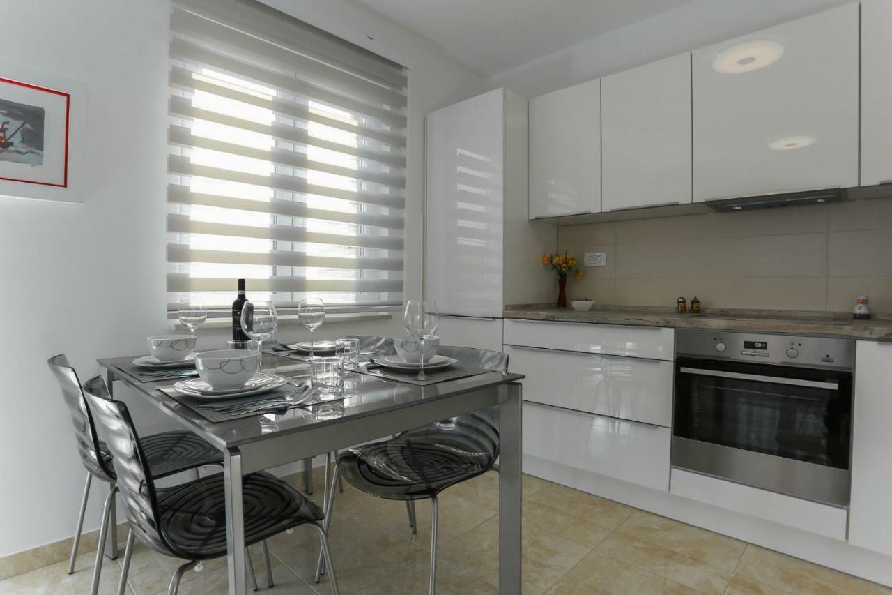 Amazing Luxury 4Star Apartment Laura Supetar Eksteriør billede